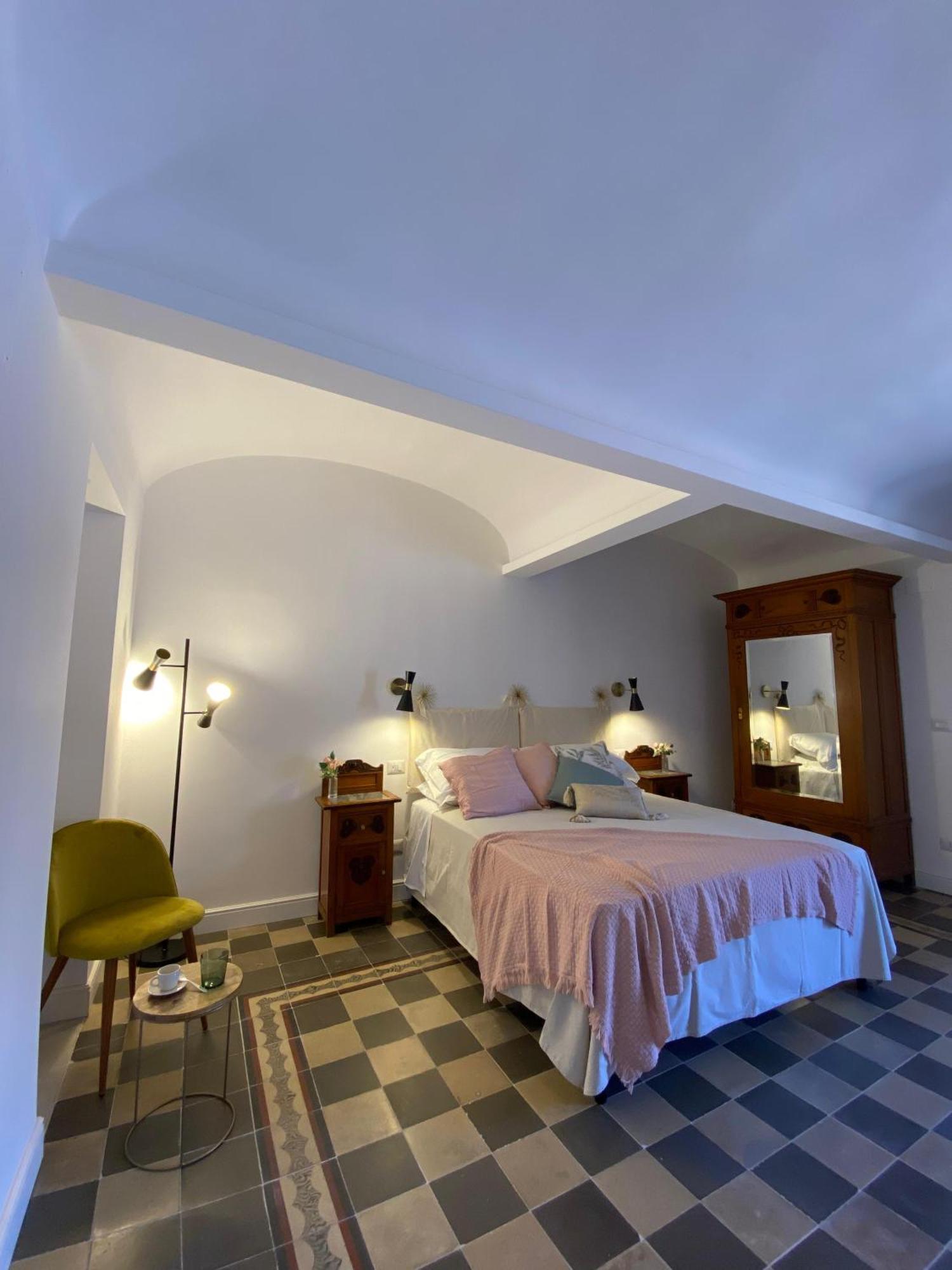 Dimora Dei Minoriti Bed & Breakfast Catania Exterior photo
