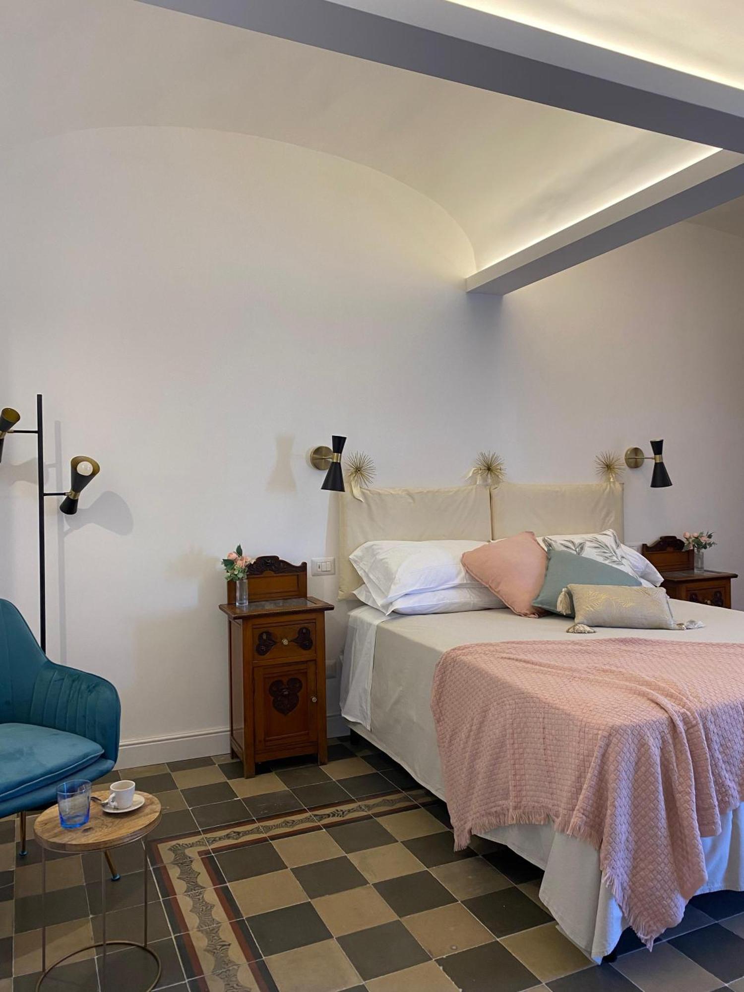 Dimora Dei Minoriti Bed & Breakfast Catania Exterior photo