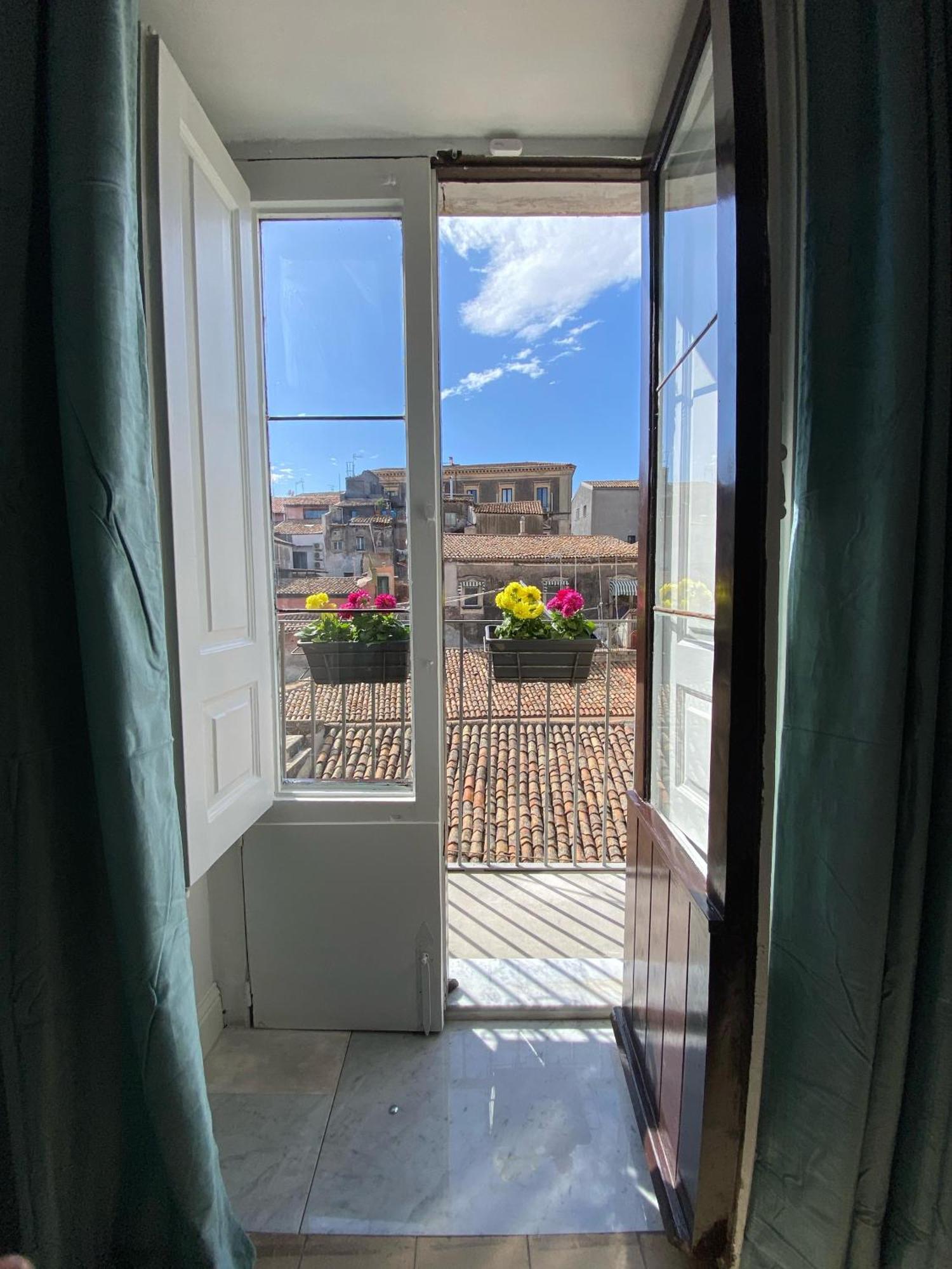 Dimora Dei Minoriti Bed & Breakfast Catania Exterior photo
